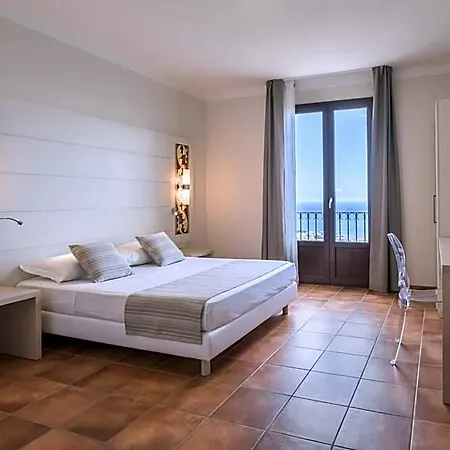 Parco Degli Aromi E 4*