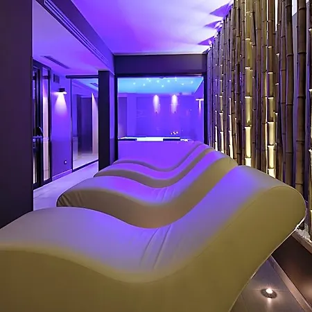 فندق Parco Degli Aromi E 4*