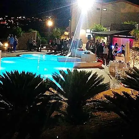 Parco Degli Aromi E 4* فالديريتْشّي