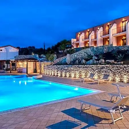 Parco Degli Aromi E 4* فالديريتْشّي